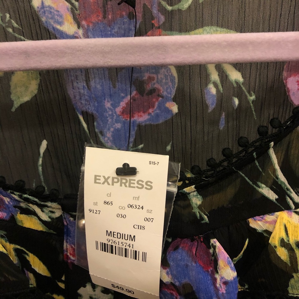 NWT Express cinched waist sleeveless blouse, sz M - Picture 7 of 8